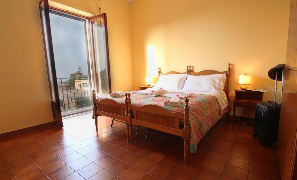 Hotel La Perla Тропея Экстерьер фото