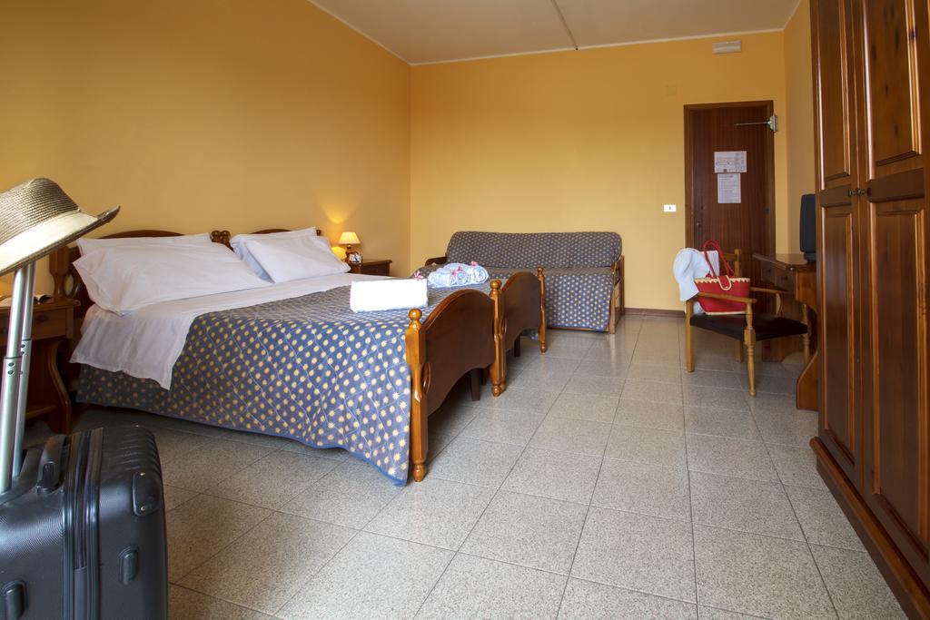 Hotel La Perla Тропея Экстерьер фото