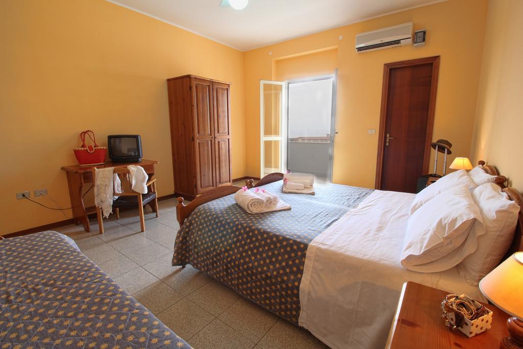 Hotel La Perla Тропея Экстерьер фото