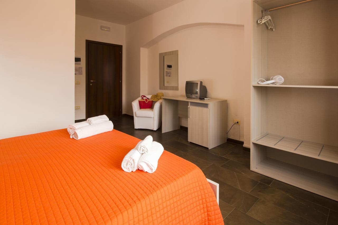 Hotel La Perla Тропея Экстерьер фото