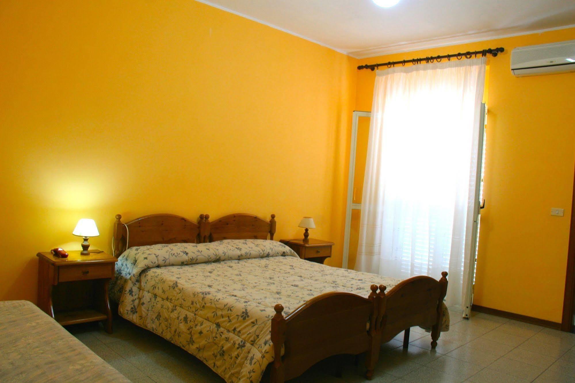 Hotel La Perla Тропея Экстерьер фото