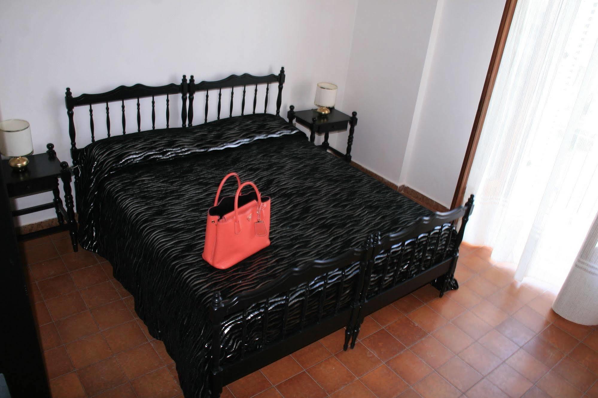 Hotel La Perla Тропея Экстерьер фото